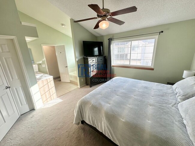 Building Photo - 2032 S Xenia Way