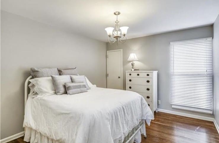 Bedroom #1 - 4426 Jarboe St