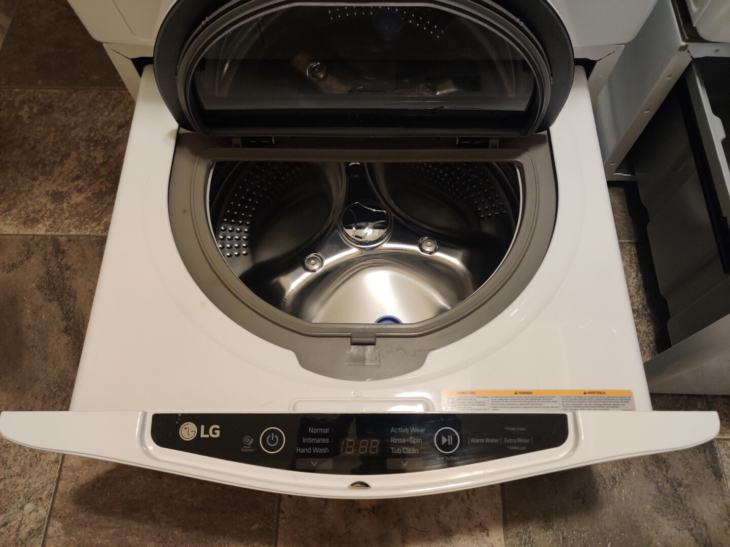 Pedestal Washer for Delicates - 3546 Kady Ave NE