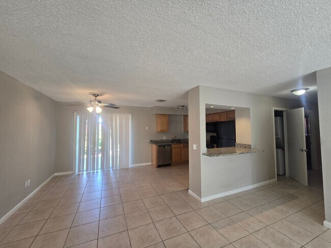 Building Photo - Condo for rent