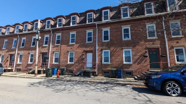 Building Photo - 3 School St