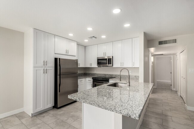 Building Photo - Home for rent in Scottsdale!