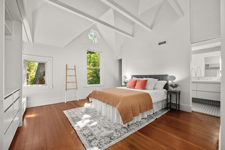 Building Photo - 1720 NW Hoyt St