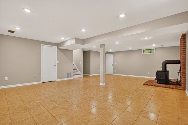 Building Photo - 14 Braxton Dr