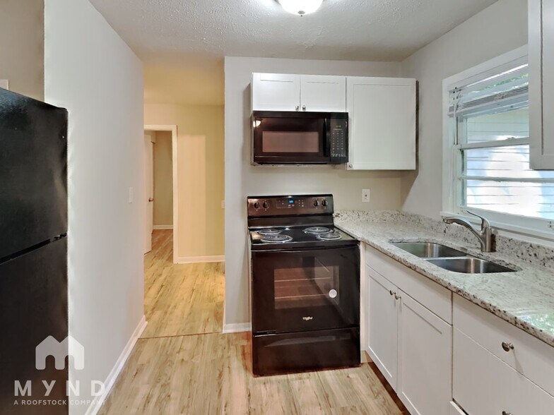 Building Photo - 502 Fairlane Cir NW