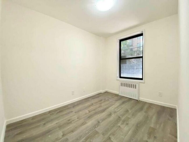 Building Photo - 2 bedroom in Bronx NY 10463