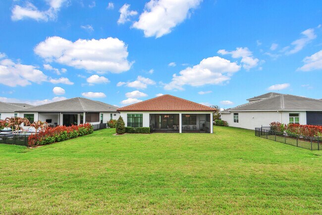 Building Photo - 9204 SW Arco Wy