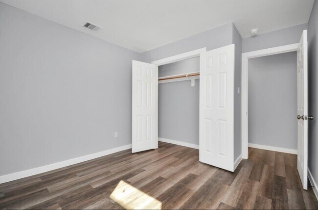 Building Photo - 5709 Breland St