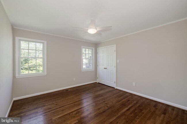 Building Photo - 4887 35th Rd N