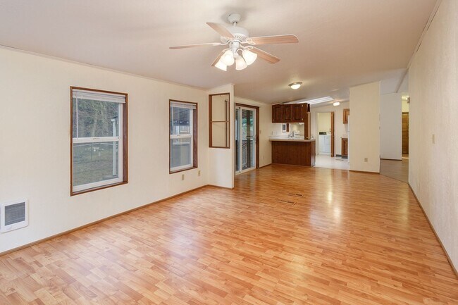 Building Photo - 3 Bedroom 1.75 Bath Mobile Home with Garag...
