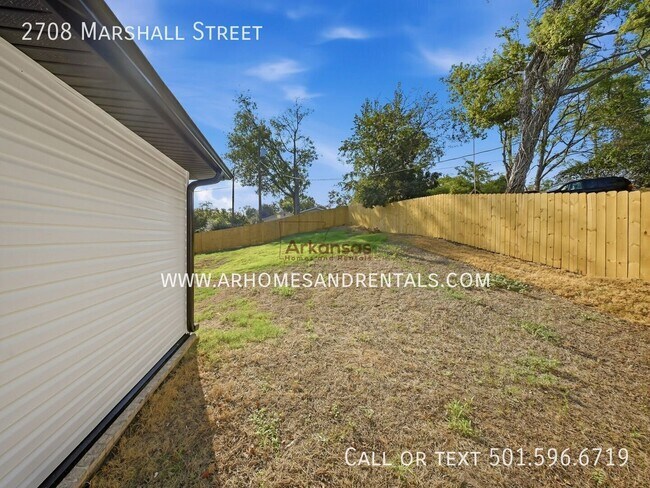 Building Photo - 2708 Marshall St
