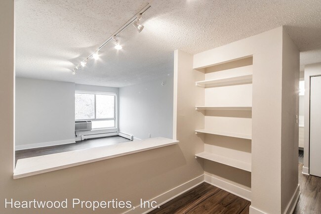 Building Photo - 2121 Canyon Blvd