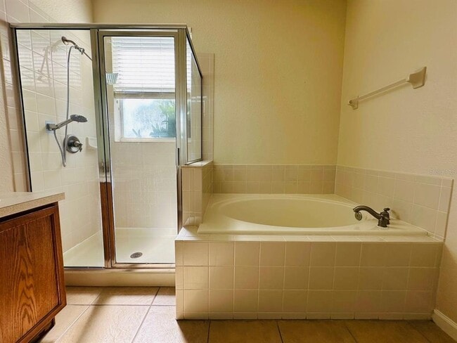 Building Photo - 4989 Bond St W