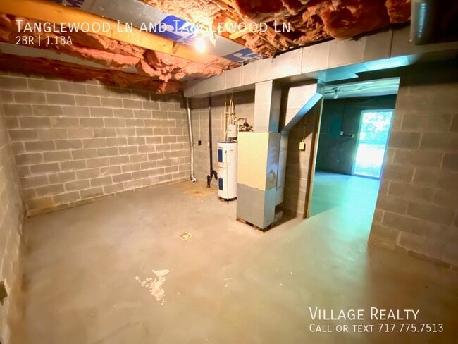 Building Photo - 442 Tanglewood Ln