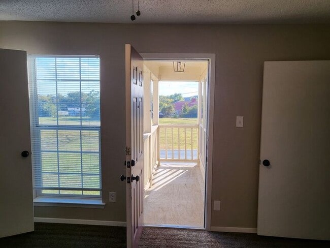 Building Photo - 809 Treadwell Ct