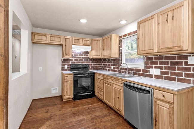 Building Photo - 10441 Royal Adrian Dr