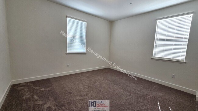 Building Photo - 4414 French Dr
