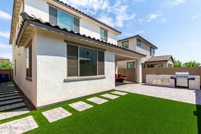 Building Photo - 10029 E Tahoe Ave