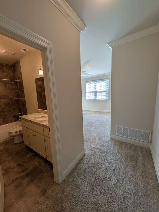 Building Photo - 4140 Fieldstone Lp