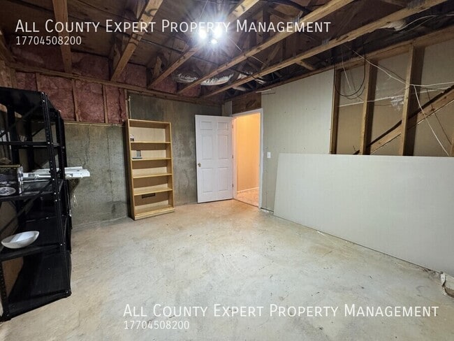 Building Photo - 4402 Fairecroft Terrace