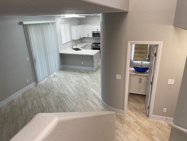 Building Photo - **GORGEOUSLY REMODELED & CLEAN!!  3BD-2 1/2BA HOME IN SILVERADO RANCH !!  *** ONLY $2,190 ***