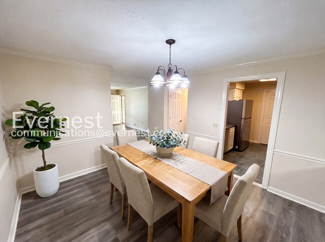 Building Photo - 2-Bed/2-Bath Home/Available Now!