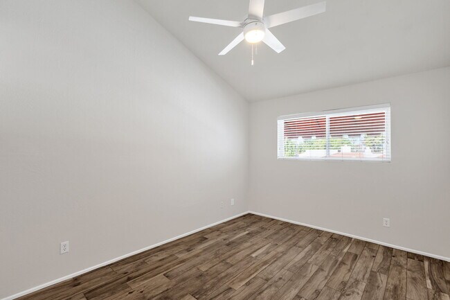 Building Photo - 13827 North 42nd Pl