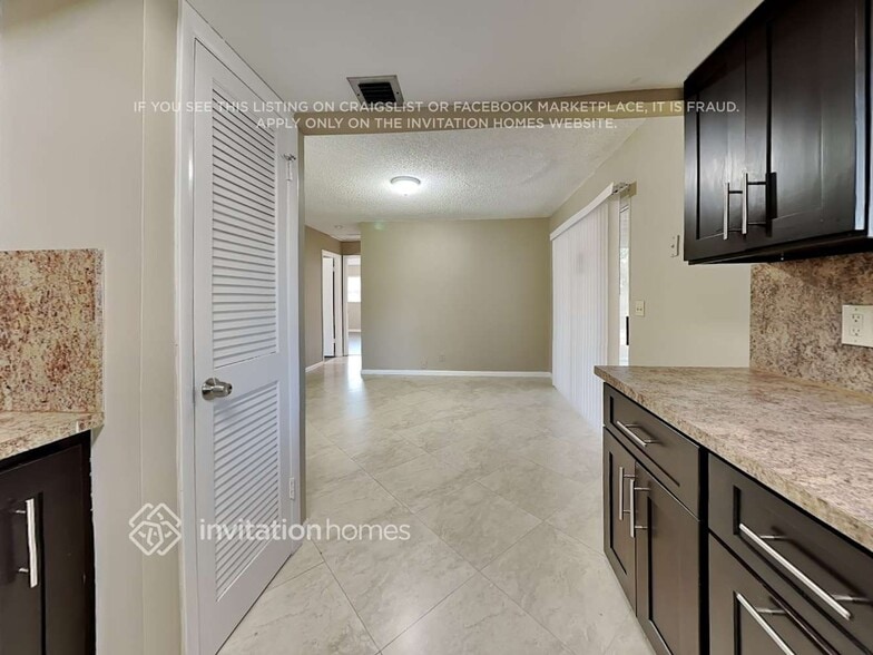 Building Photo - 5065 1st Rd