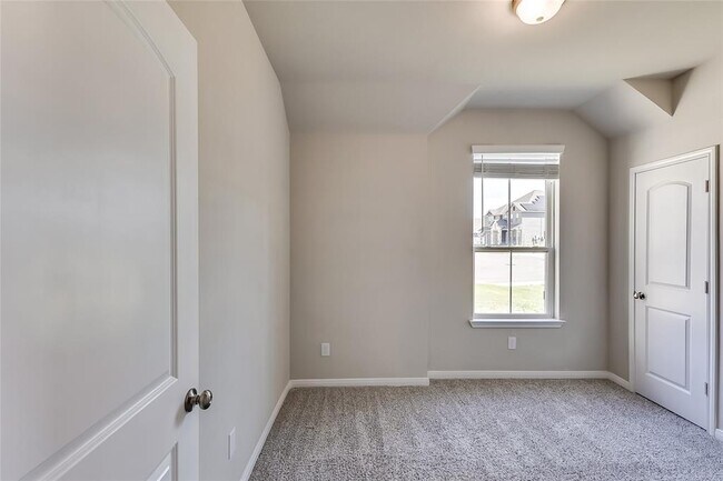 Building Photo - 7747 Merry Oaks Cv