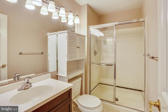 Building Photo - 12103 Greenway Ct