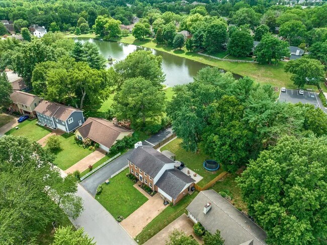 Building Photo - 612 Shadycrest Ln