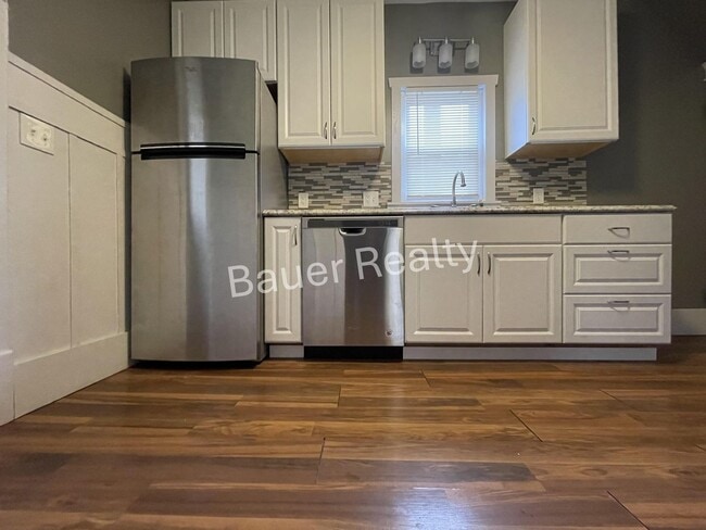 Building Photo - Two Bedroom, 1 1/2 Baths