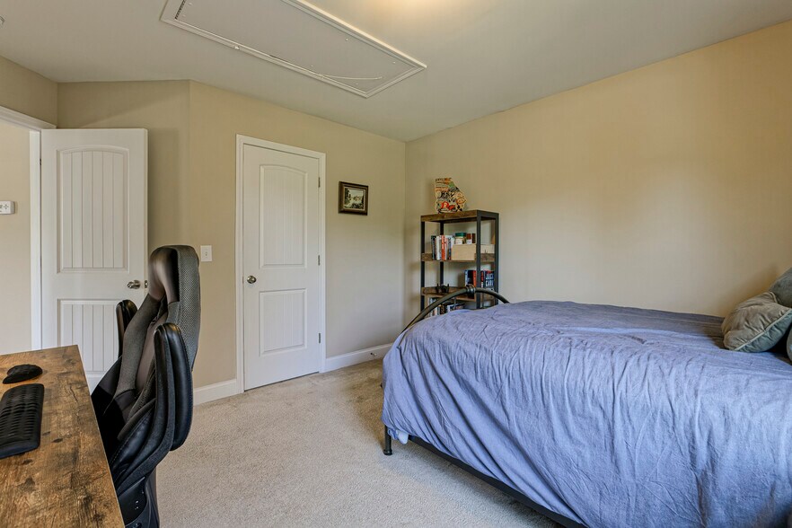 Building Photo - 1608 Cascade Falls Ln