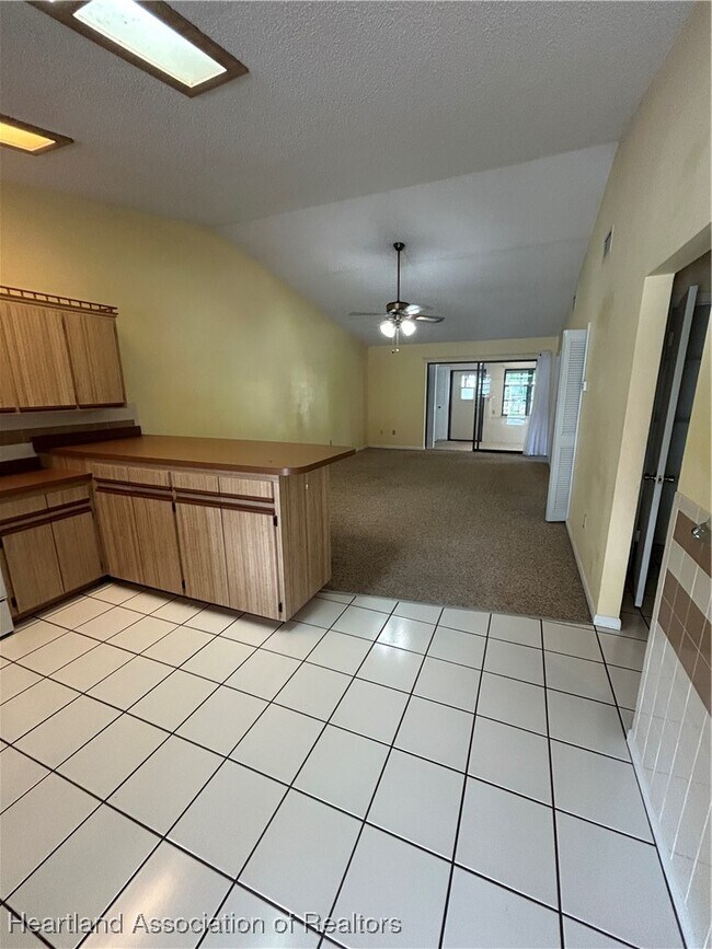 Building Photo - 137 Blue Moon Ave