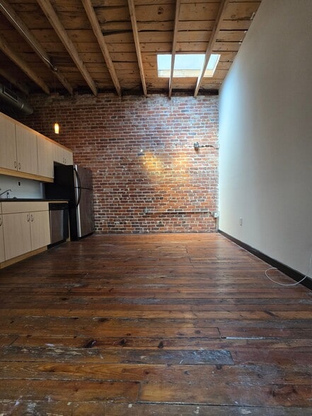 Building Photo - 1318 W Broad St