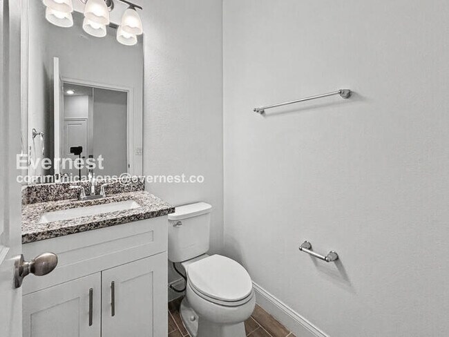 Building Photo - Limited Time Special Offer / 4 Bed, 3.5 Bath Home with Garage / Pet-Friendly / Vouchers Accepted ...