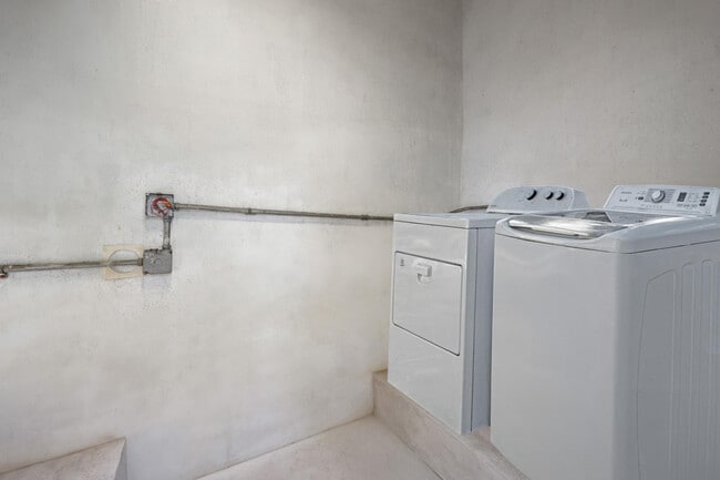 Building Photo - 1512 Fletcher St