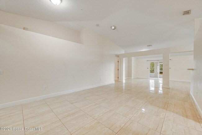 Building Photo - 537 Mason Dr