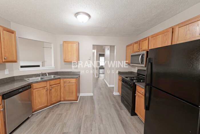 Building Photo - 5194 Seaside Ct
