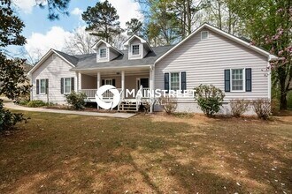 Building Photo - 3 Bedroom Pet-Friendly Home in Hampton, GA with Main Street Renewal