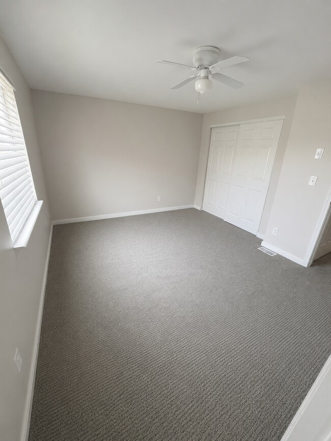 Building Photo - Cove Drive Comfort