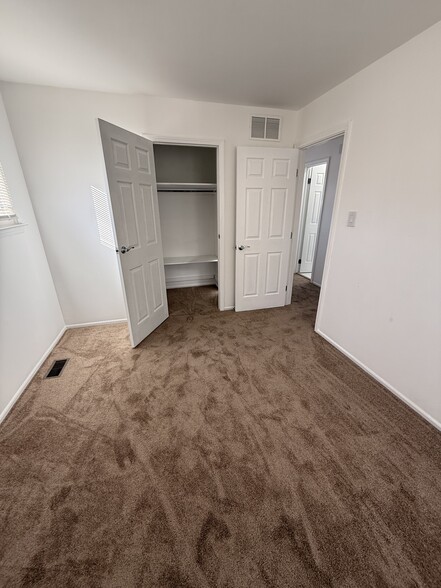 Smaller bedroom as a sizable closet - 500 Chestnut St