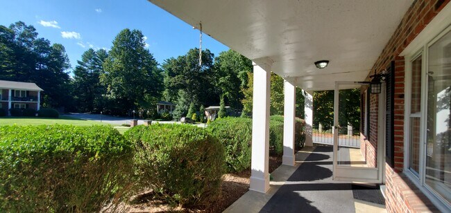 Building Photo - 102 Boyd Dr