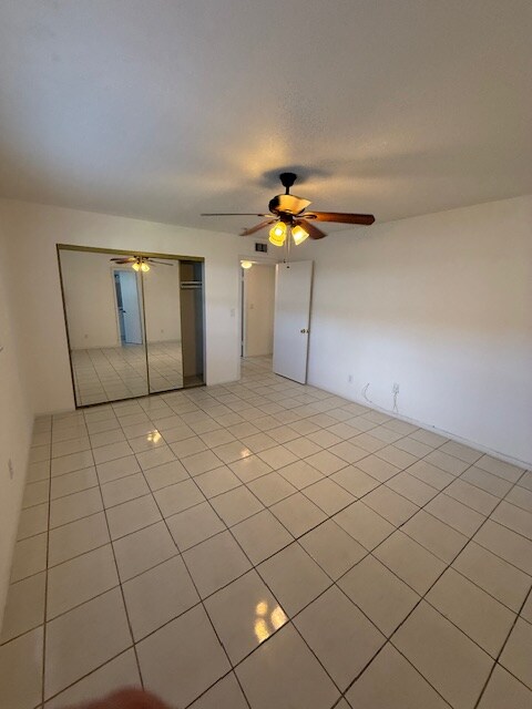Building Photo - 1020 N 18th Ct