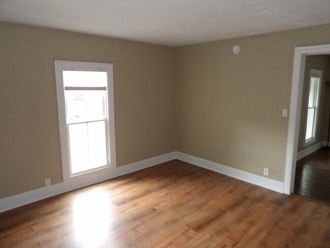 Building Photo - 611 Taylor Ave