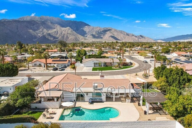 Building Photo - 2290 N Victoria Rd