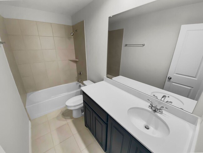 Building Photo - 10008 Ginkgo Ln