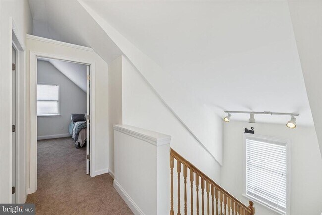 Building Photo - 207 Delmar St