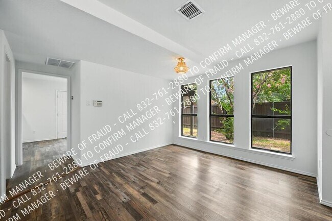 Building Photo - 473 Leisure Ln
