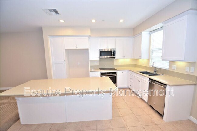 Building Photo - 205 Westpark Ct